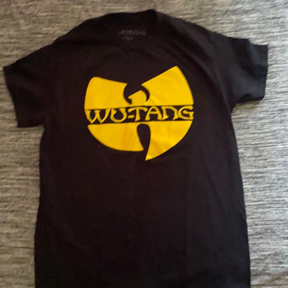 Men’s small Tee shirt